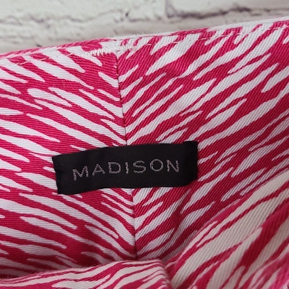 Madison Pink Zebra Print Capri Pants Size 4 Stretch Cropped Ankle Pants Resort - Picture 6 of 11